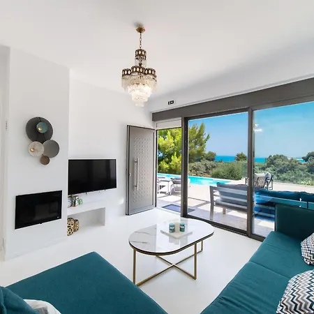 Villa Gaia - Divine Private With Pool, Close To Agios Ioannis (Lefkada)